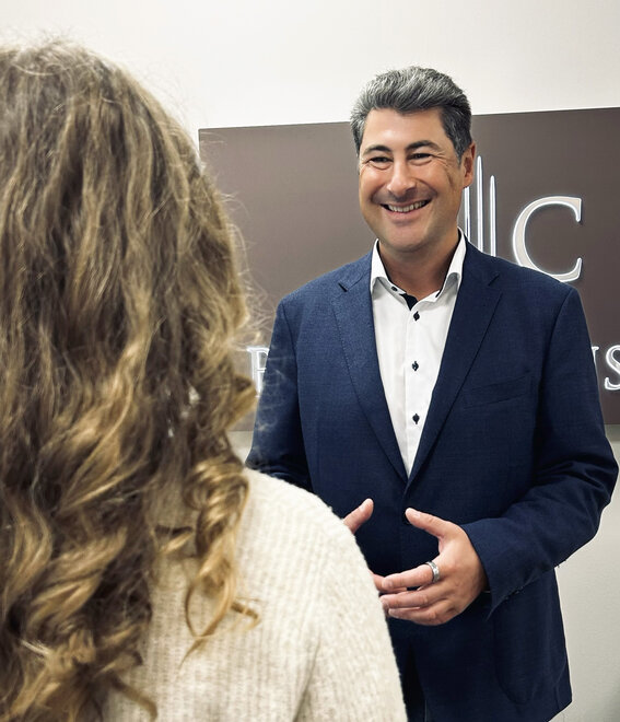 Anselm Afendulidis Portrait – Experte für bKV bei BRANDCONSULT